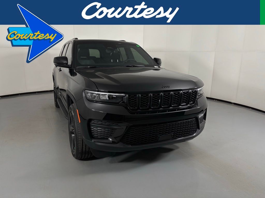 2025 Jeep Grand Cherokee Altitude's photo