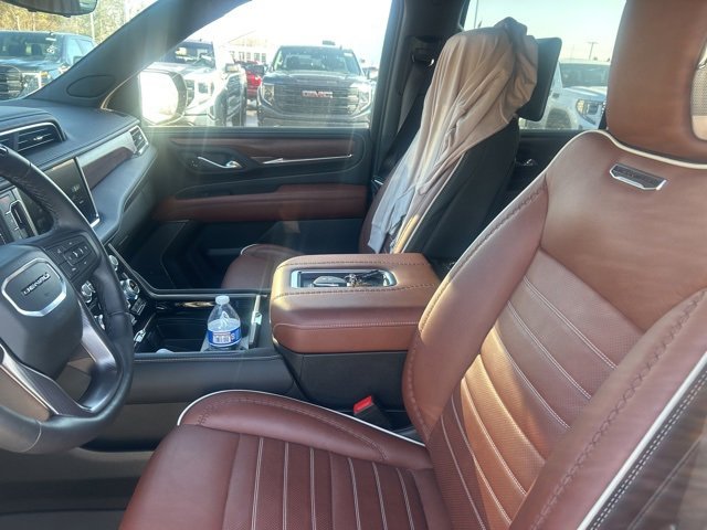 2024 GMC Yukon Denali Ultimate's photo