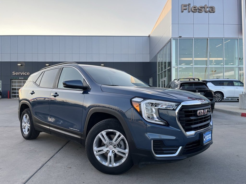 2024 GMC Terrain SLE's photo