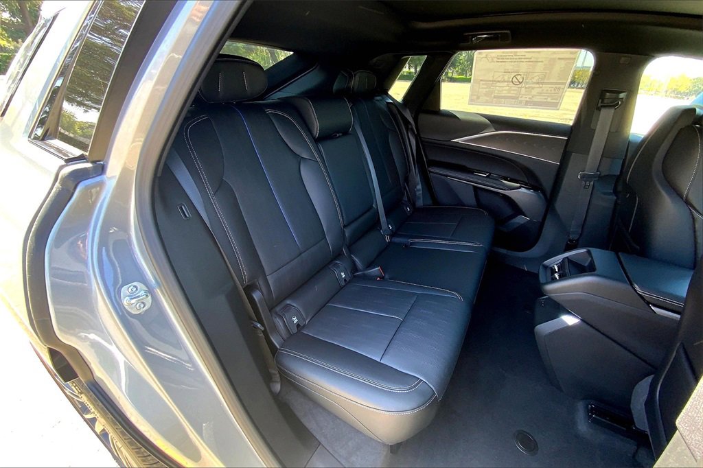 2025 Cadillac Lyriq Luxury photo 26