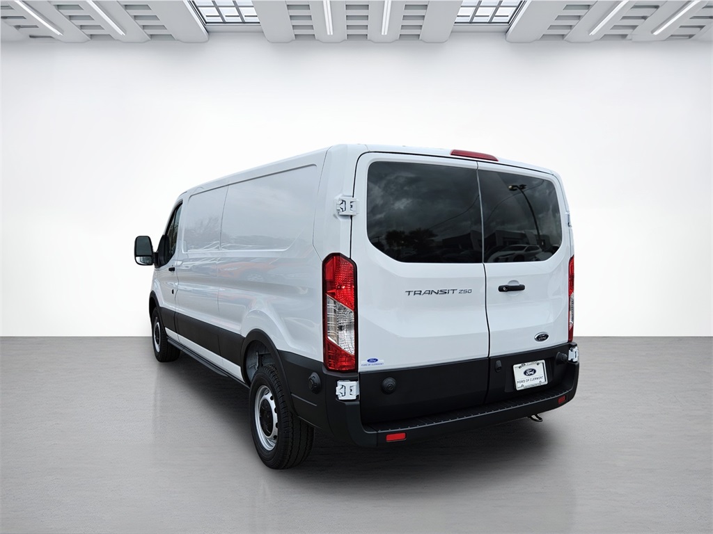 2024 Ford Transit Cargo Van photo 4