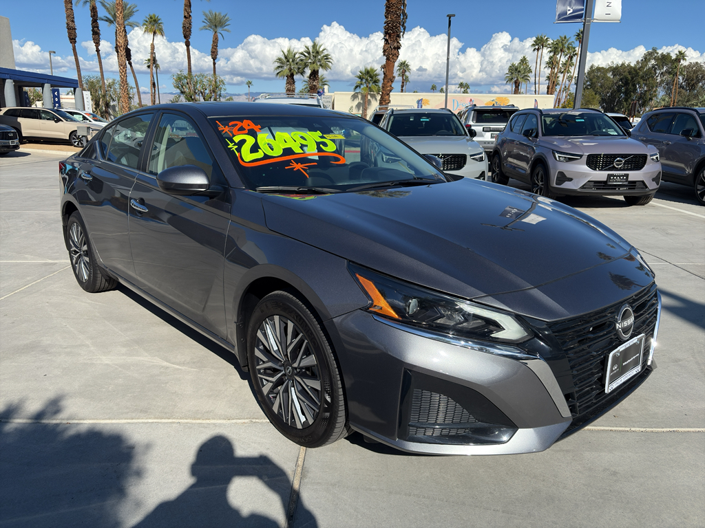 2024 Nissan Altima SV's photo