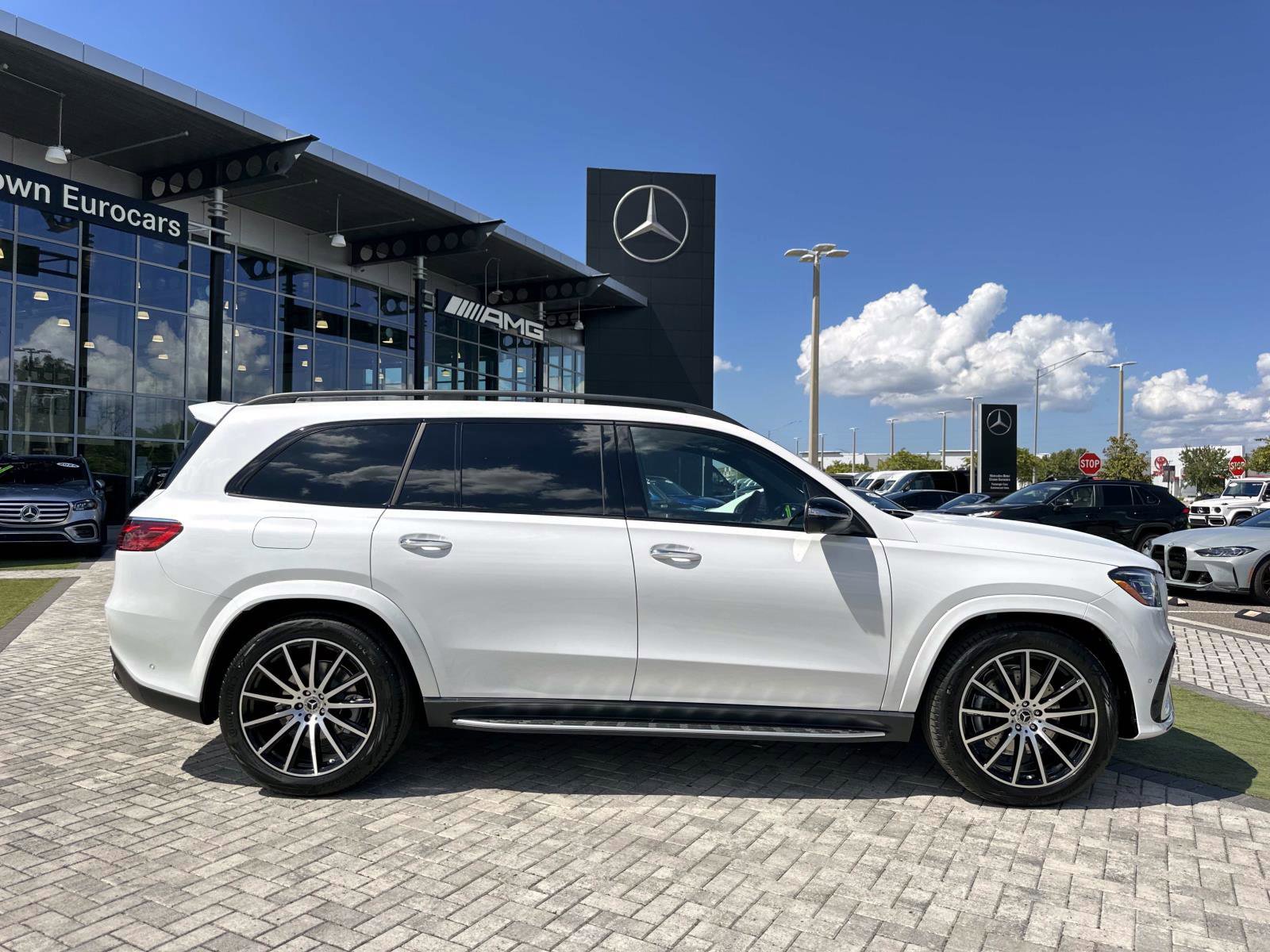 2026 Mercedes Benz GLS 580 4MATIC photo 3