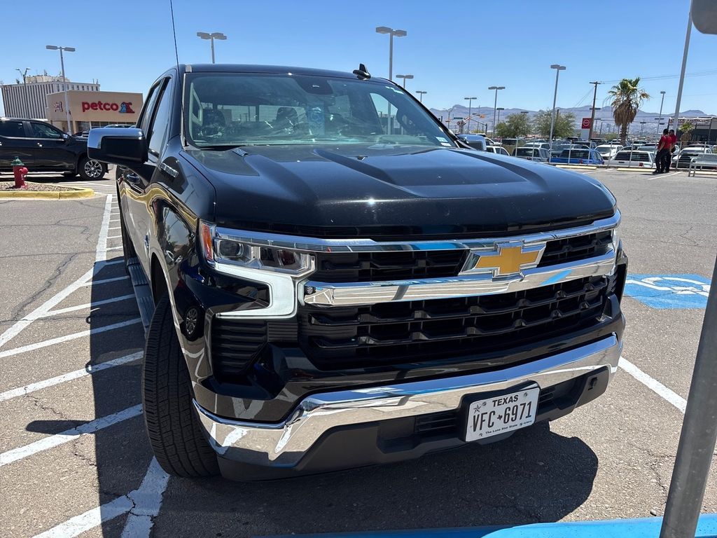 2024 Chevrolet Silverado 1500 LT Texas Edition photo 4