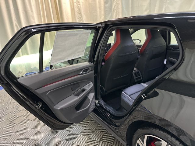 2025 Volkswagen Golf GTI SE photo 26
