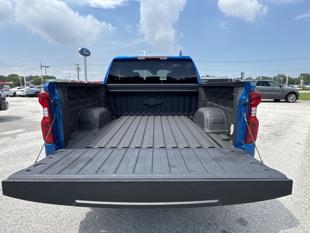 2022 Chevrolet Silverado 1500 Custom photo 18