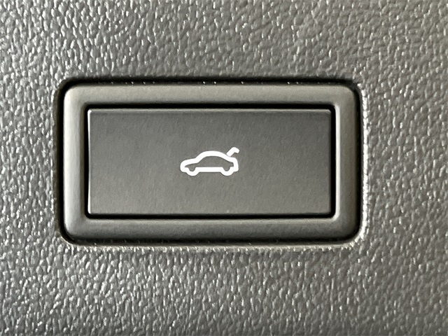 2026 Volkswagen Atlas Cross Sport SE Technology photo 2