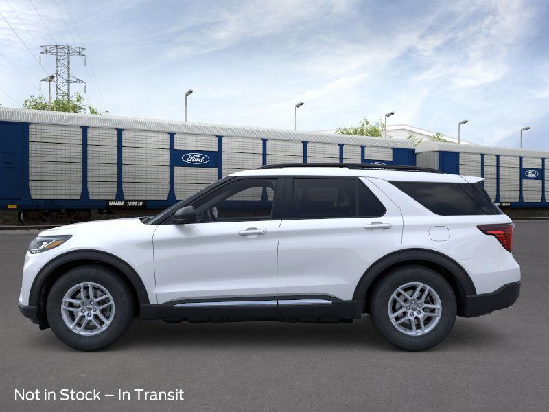 2025 Ford Explorer photo 4