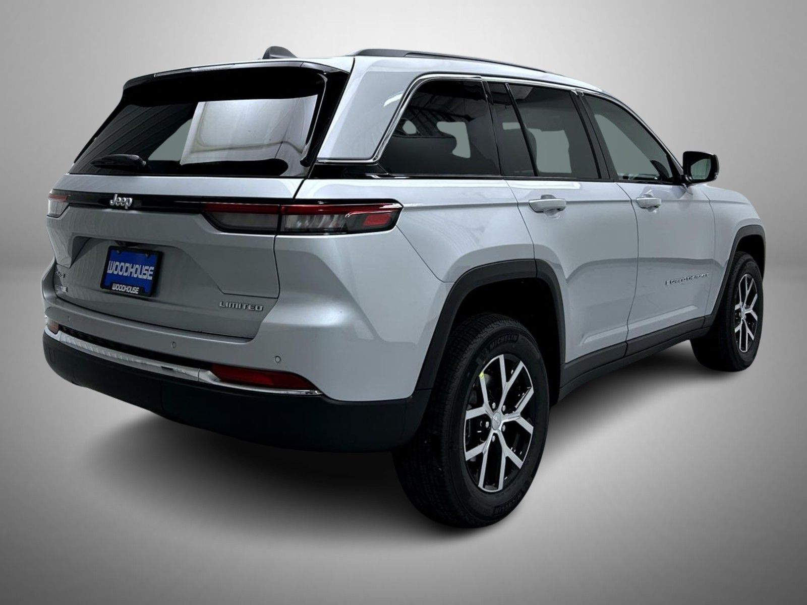 2025 Jeep Grand Cherokee Limited photo 2