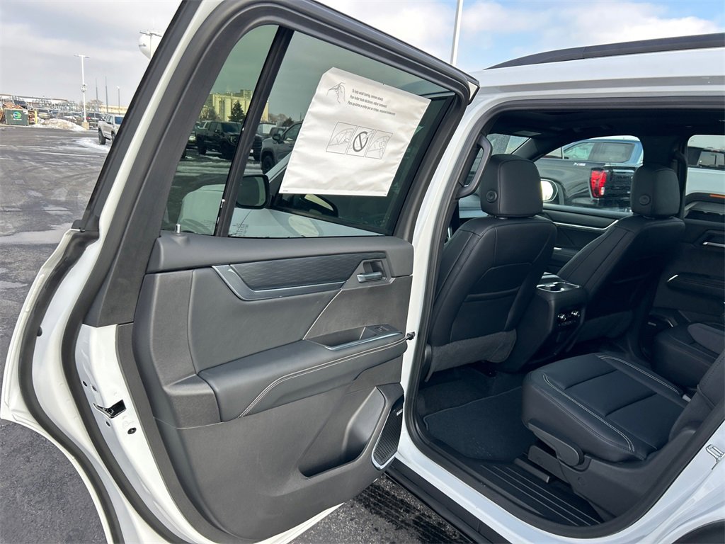 2026 GMC ACADIA - Image 29