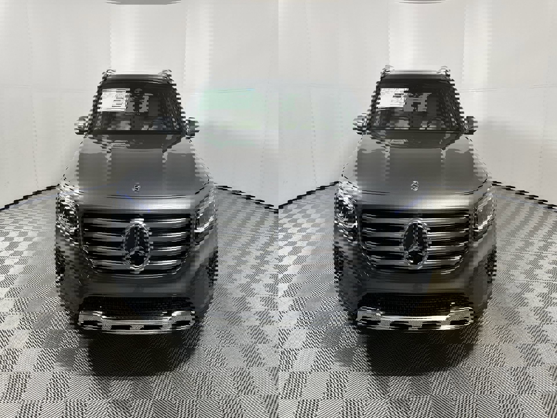 2025 Mercedes Benz GLB 250 4MATIC photo 3