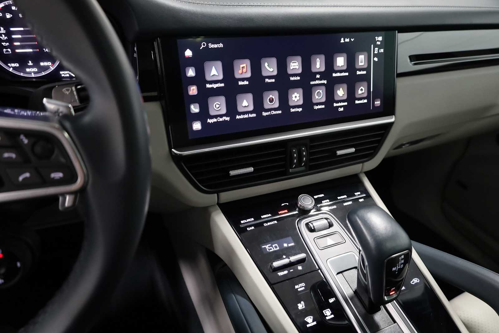 2023 Porsche Cayenne Coupe photo 30