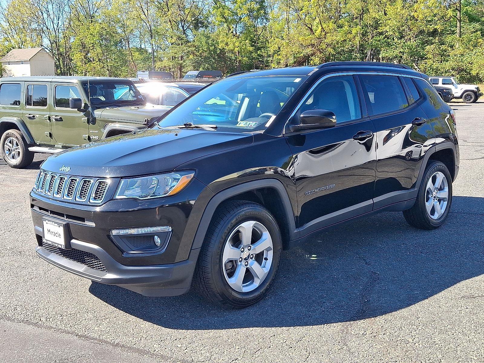 2020 Jeep Compass Latitude photo 3