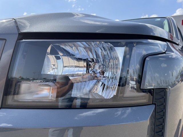 2025 Nissan Frontier SV photo 7