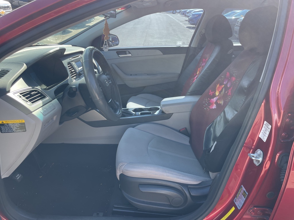 2015 Hyundai Sonata SE photo 8