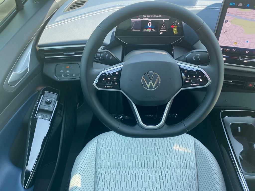 2025 Volkswagen ID.4 Pro Plus photo 5