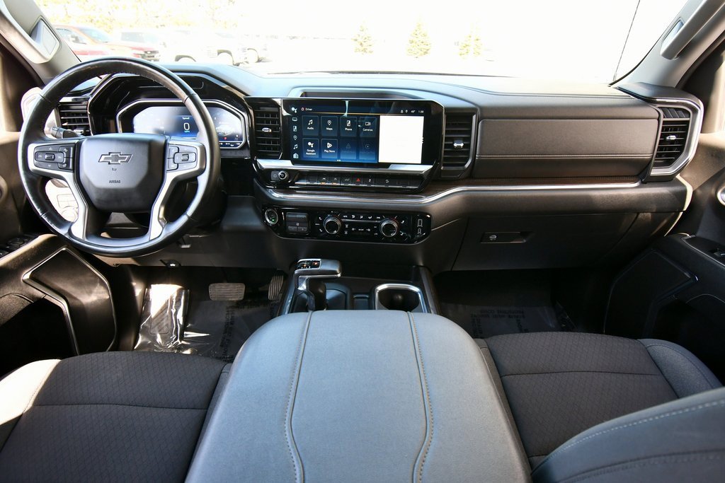 2023 Chevrolet Silverado 1500 RST photo 3