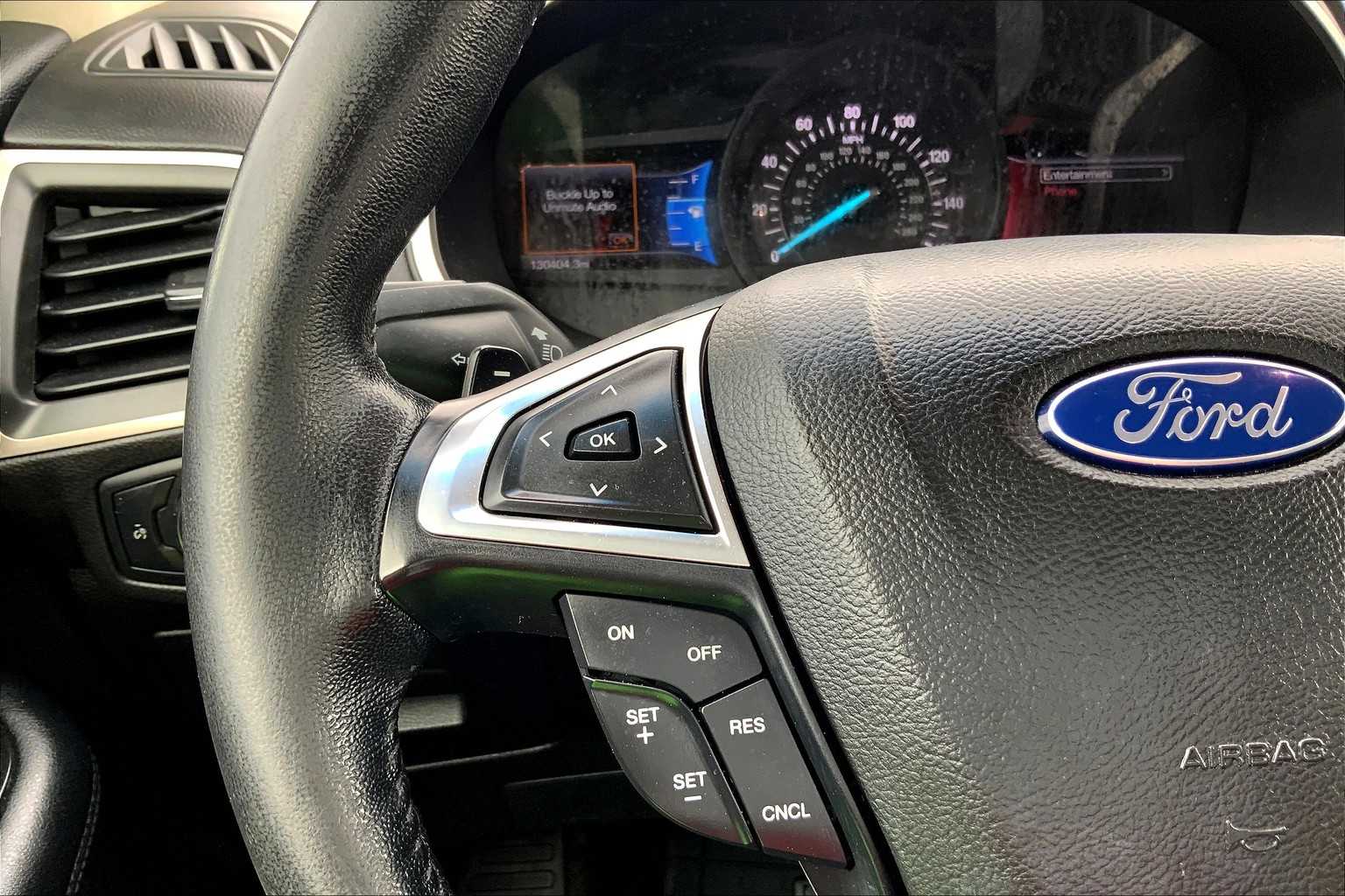 2017 Ford Edge SEL photo 21