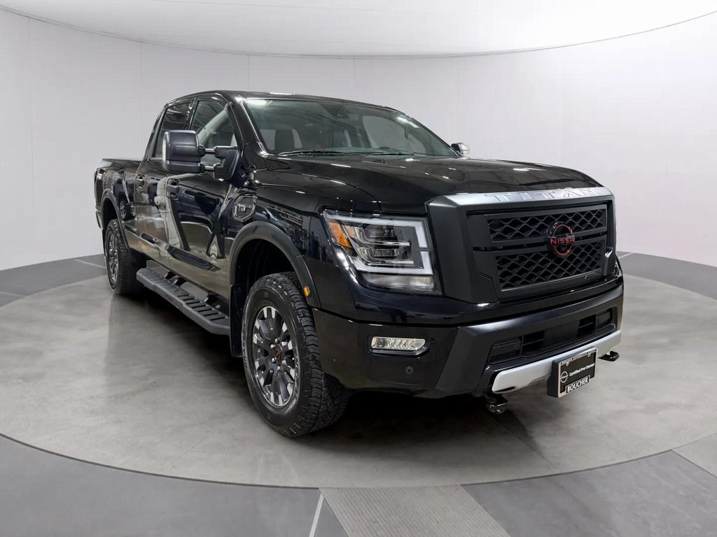 2024 Nissan Titan Crew Cab photo 2