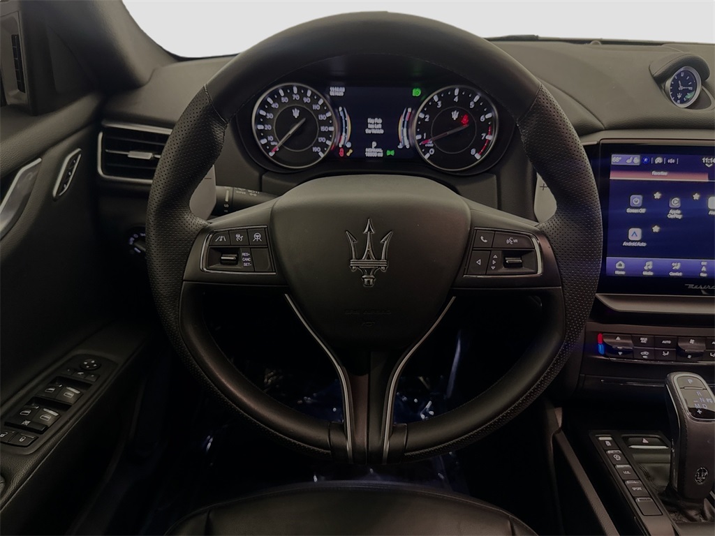2023 Maserati Ghibli Modena Q4 photo 11
