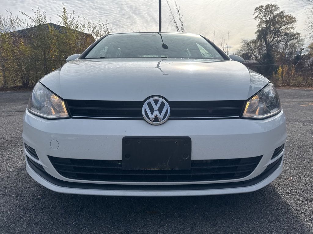 2017 Volkswagen Golf TSI S photo 2