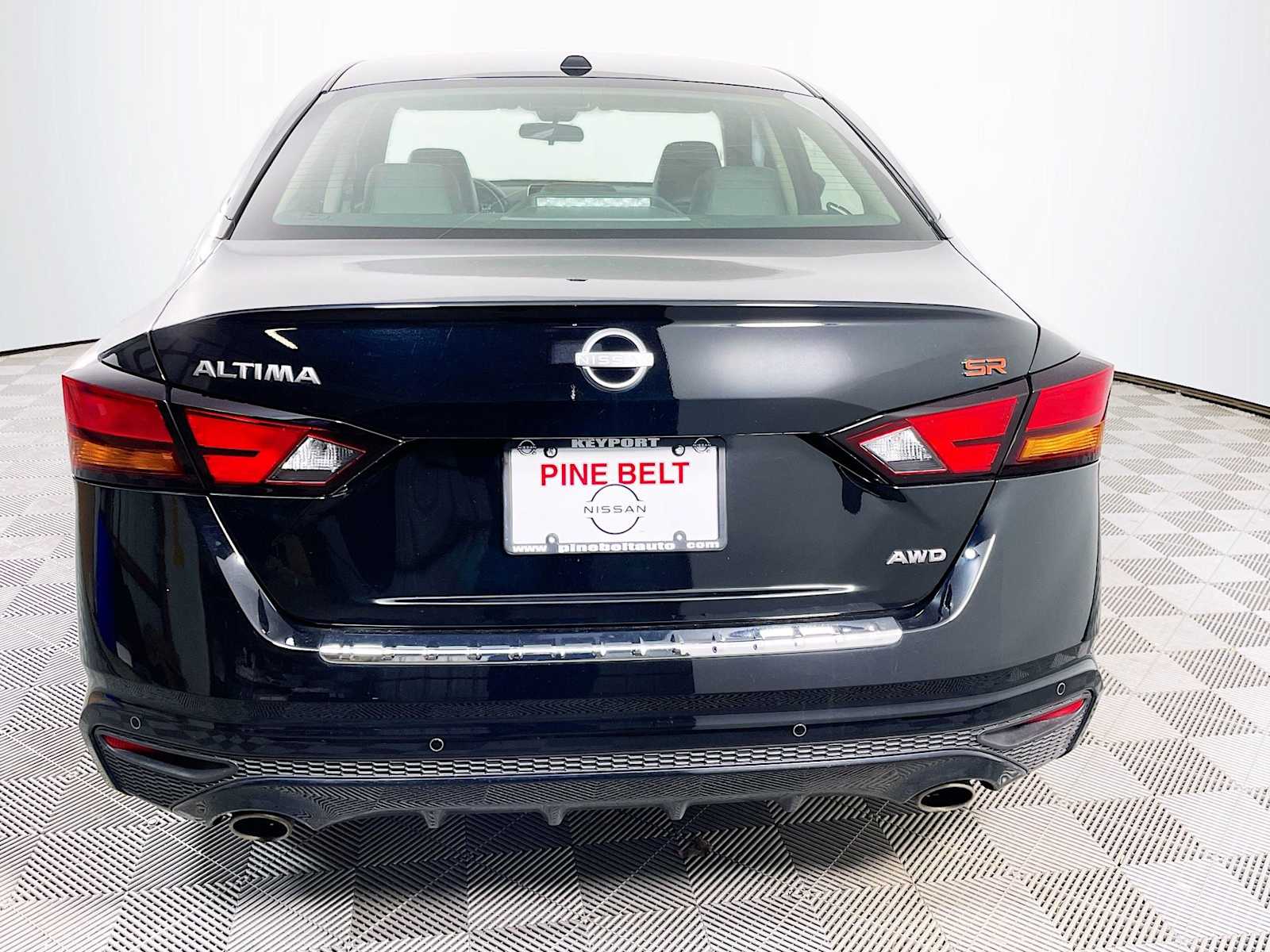 2023 Nissan Altima 2.5 SR photo 5