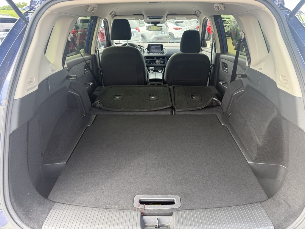 2023 Nissan Rogue SV photo 28