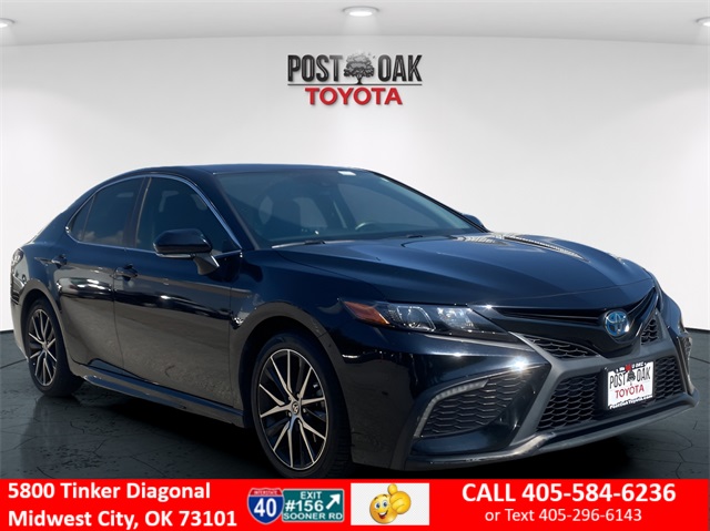 2022 Toyota Camry SE photo 2