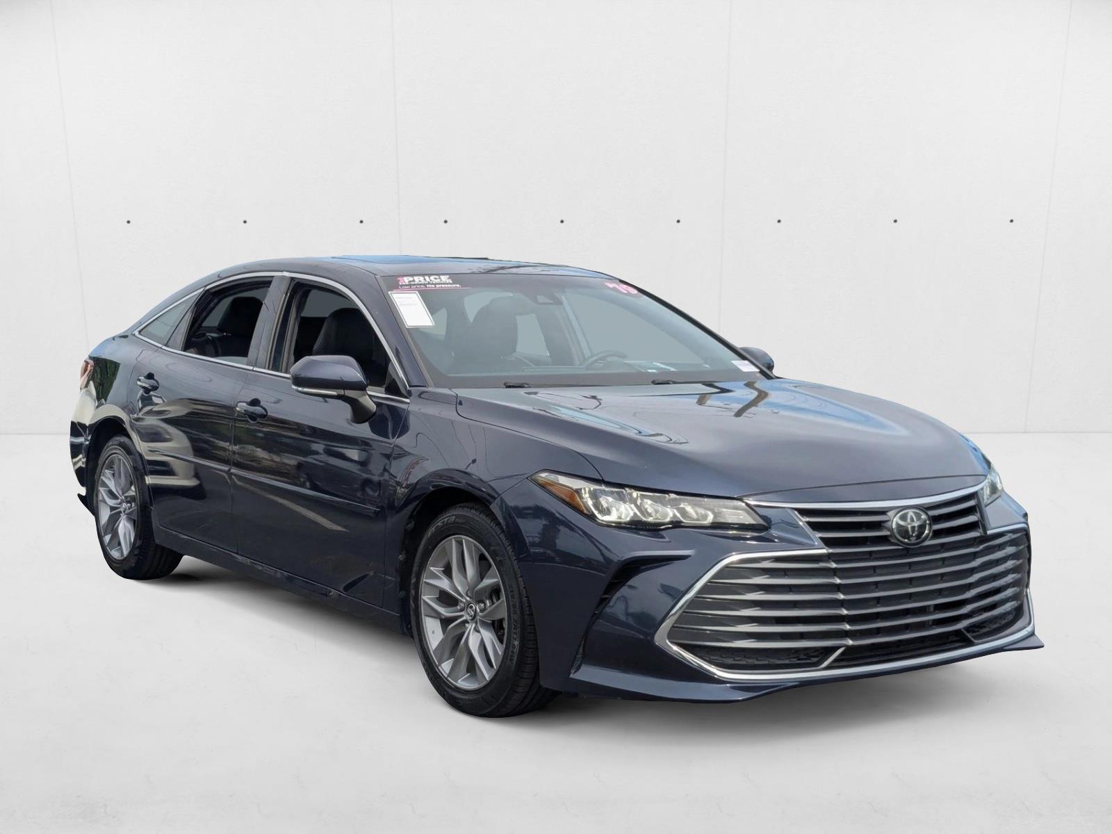 2019 Toyota Avalon XLE photo 3