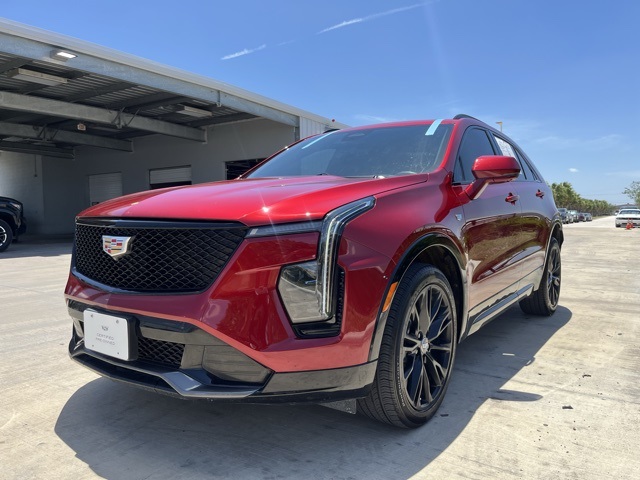 2025 Cadillac XT4 Sport photo 2