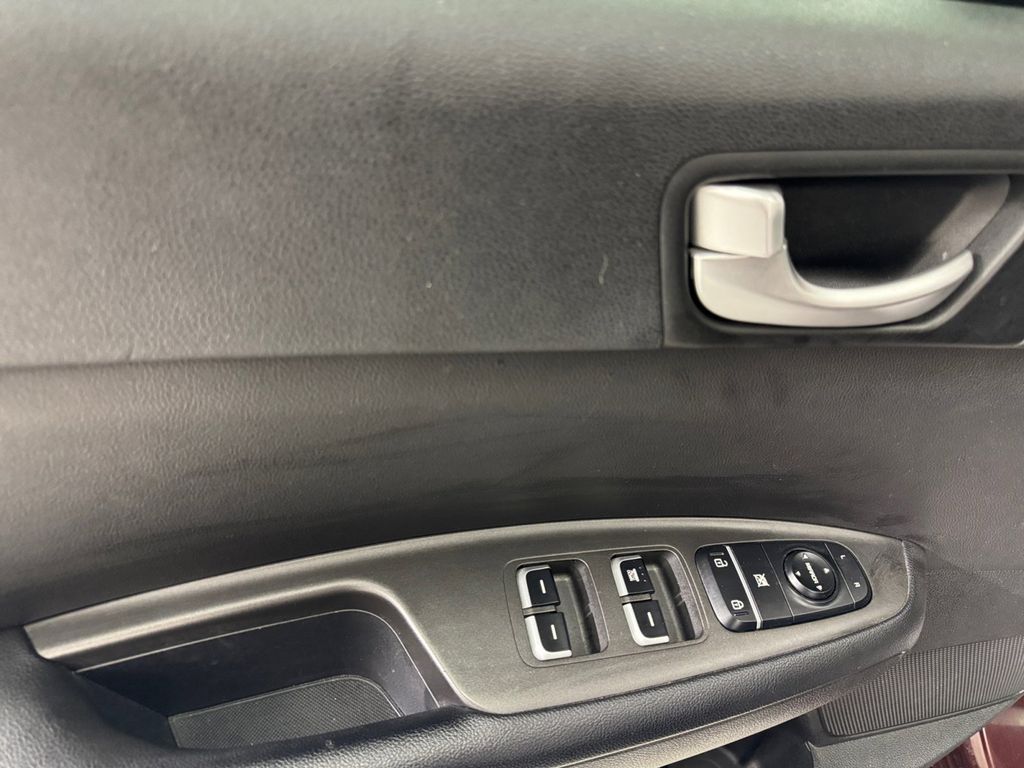 2017 Kia Optima LX photo 12