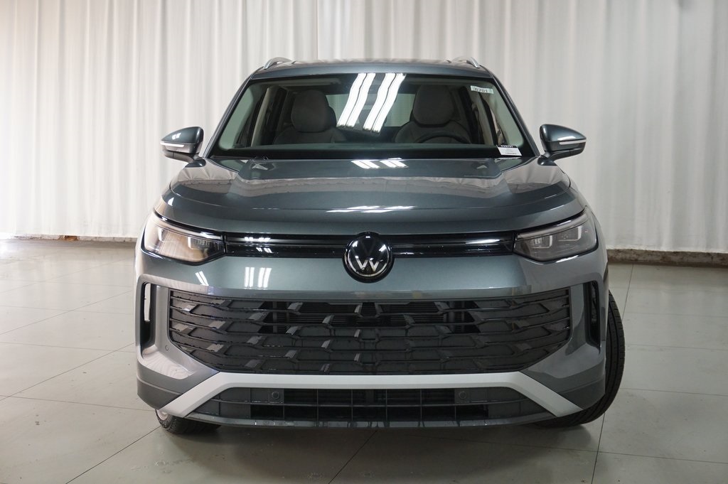 2025 Volkswagen Tiguan SE photo 3