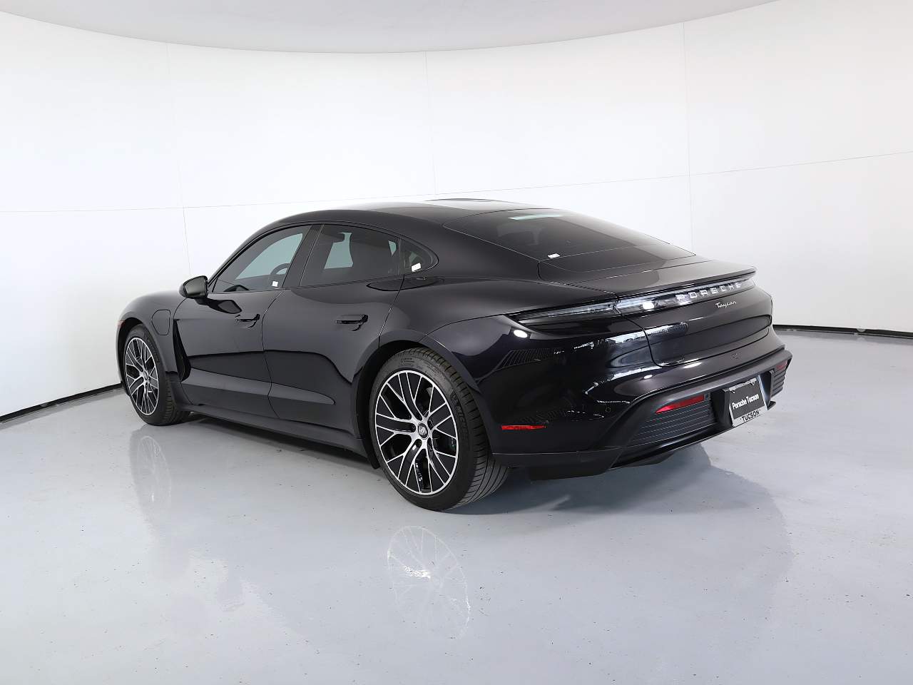 2023 Porsche Taycan S photo 3