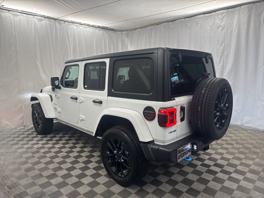 2023 Jeep Wrangler Sahara 4xe photo 4