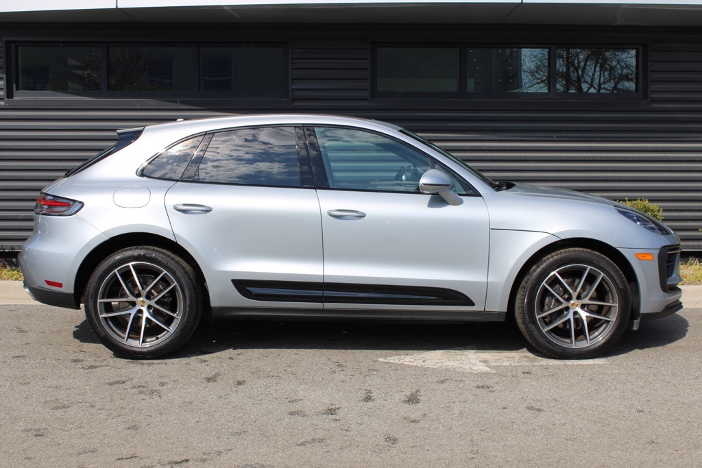 2024 Porsche Macan Base photo 8