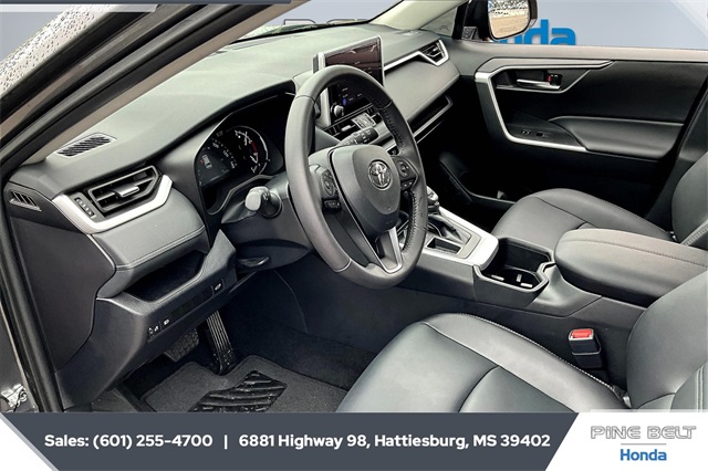 2024 Toyota RAV4 XLE Premium photo 12
