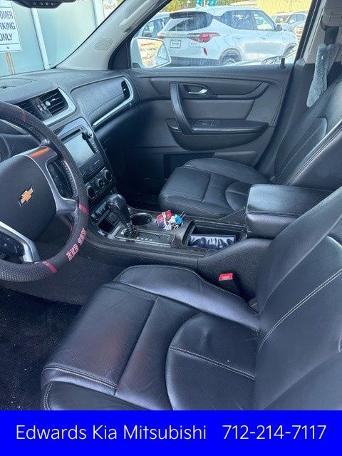 2017 Chevrolet Traverse 2LT photo 4