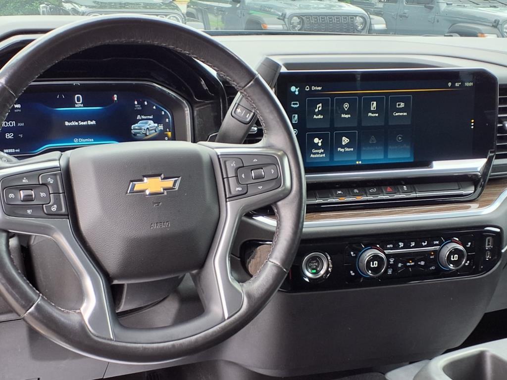 2022 Chevrolet Silverado 1500 LT photo 7