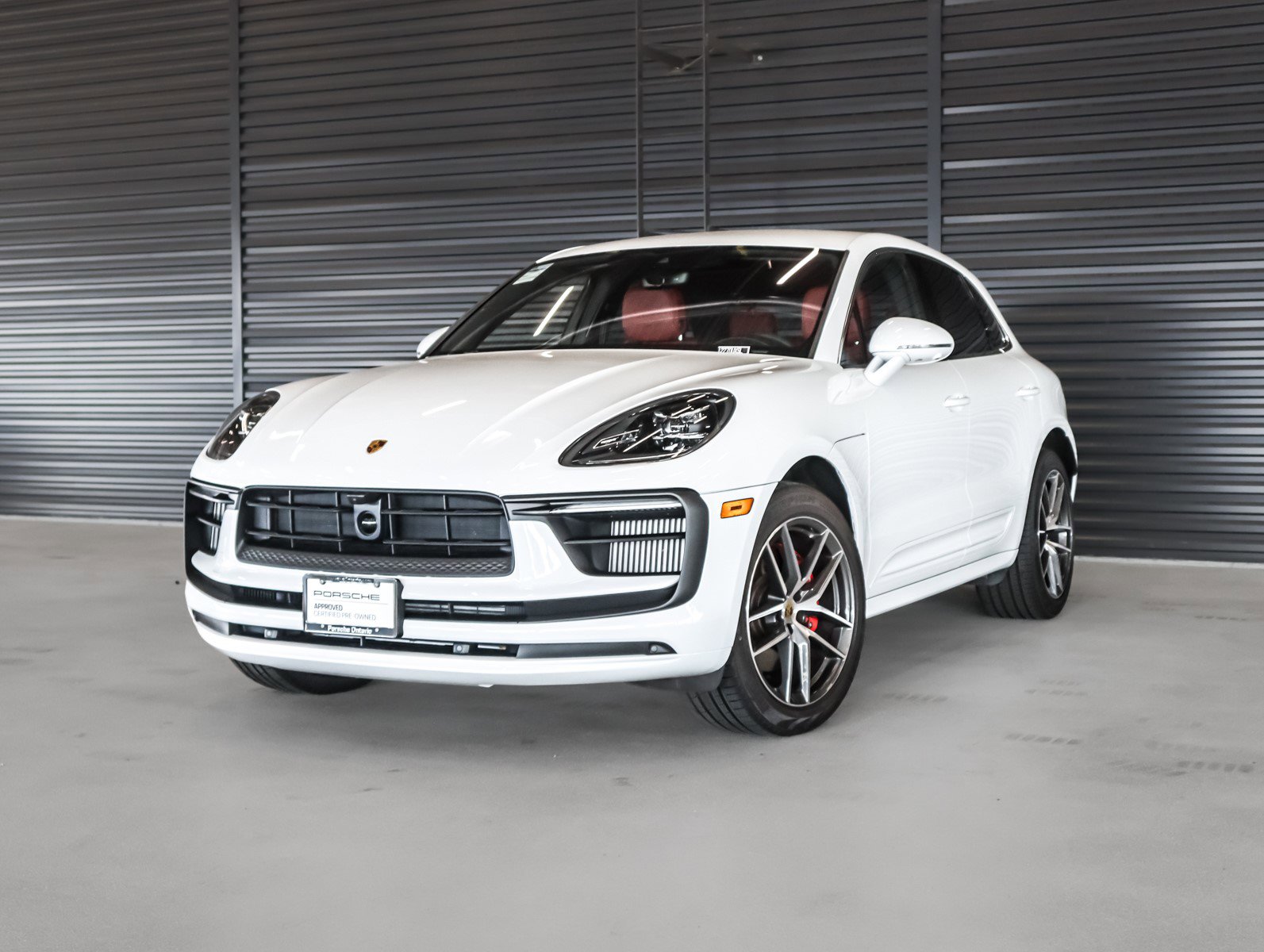 2025 Porsche Macan S's photo