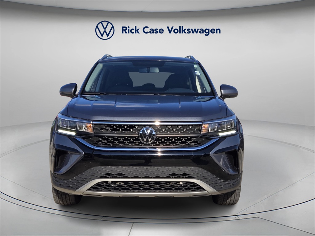 2022 Volkswagen Taos SE photo 3