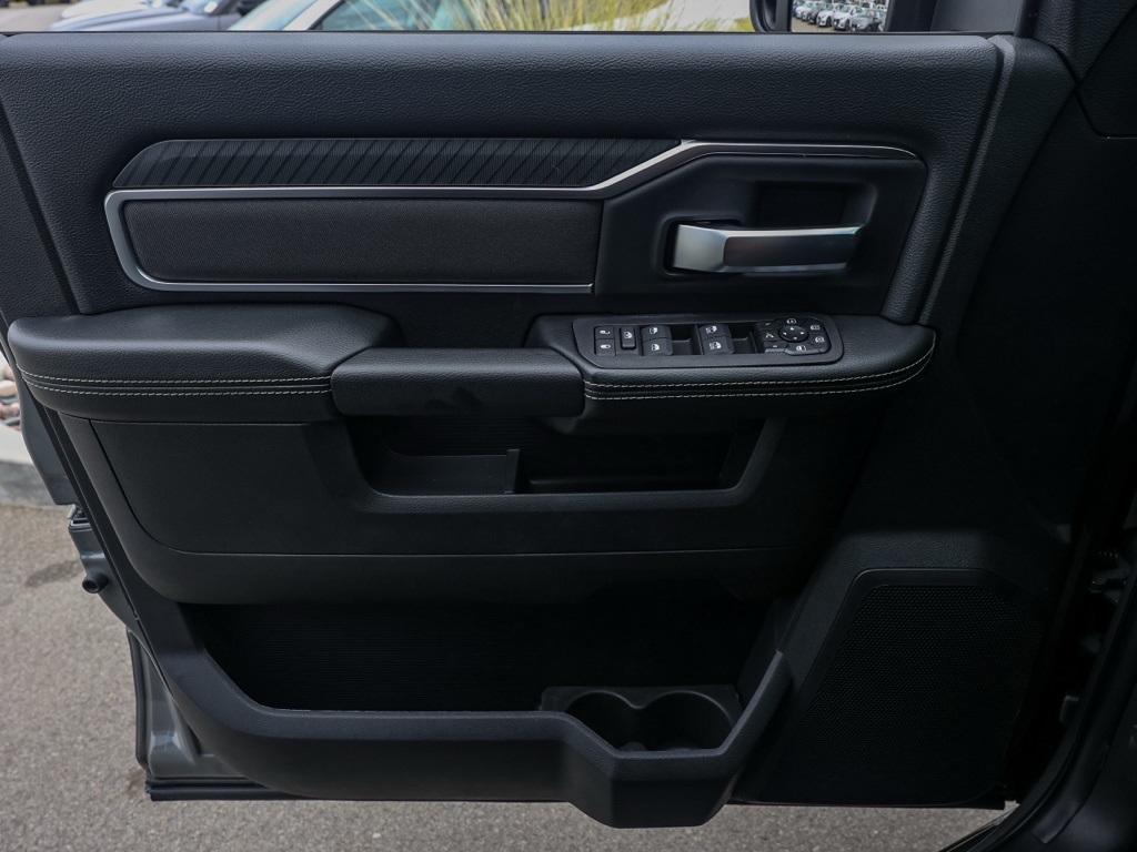 New 2026 Ceramic Gray Clear-Coat Exterior Paint RAM Big Horn Night Edition image 21