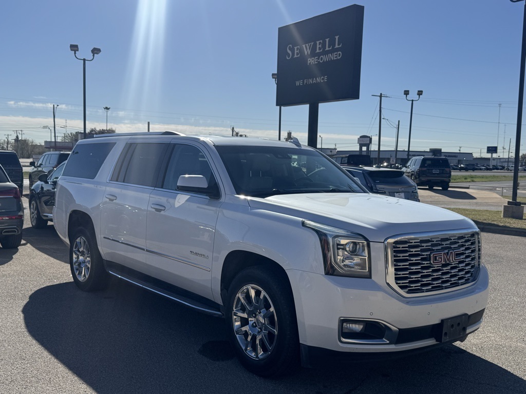 2019 GMC Yukon XL Denali's photo