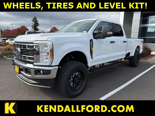 2025 Ford F-350 Super Duty XLT's photo