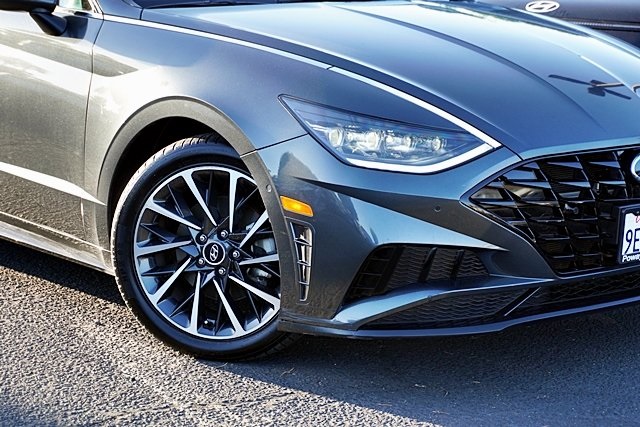 2023 Hyundai Sonata Limited photo 3