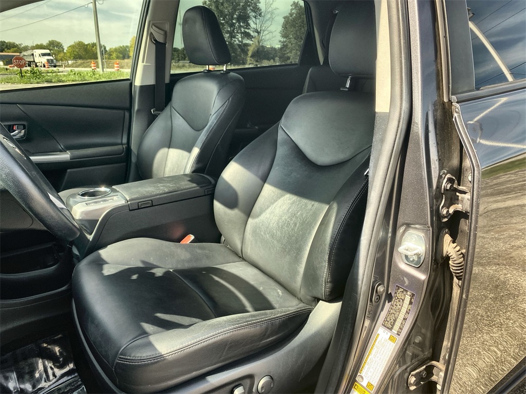 2017 Toyota Prius V Four photo 13