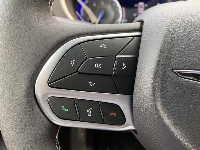 2025 Chrysler Voyager LX photo 13