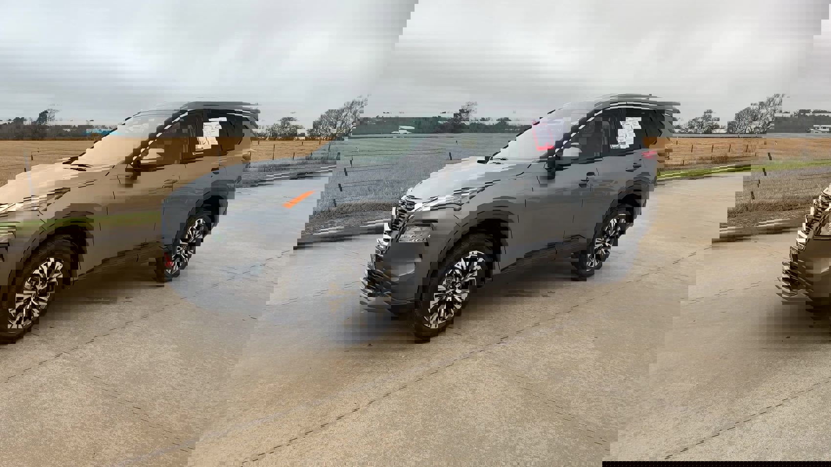 2023 Nissan Rogue SV photo 3