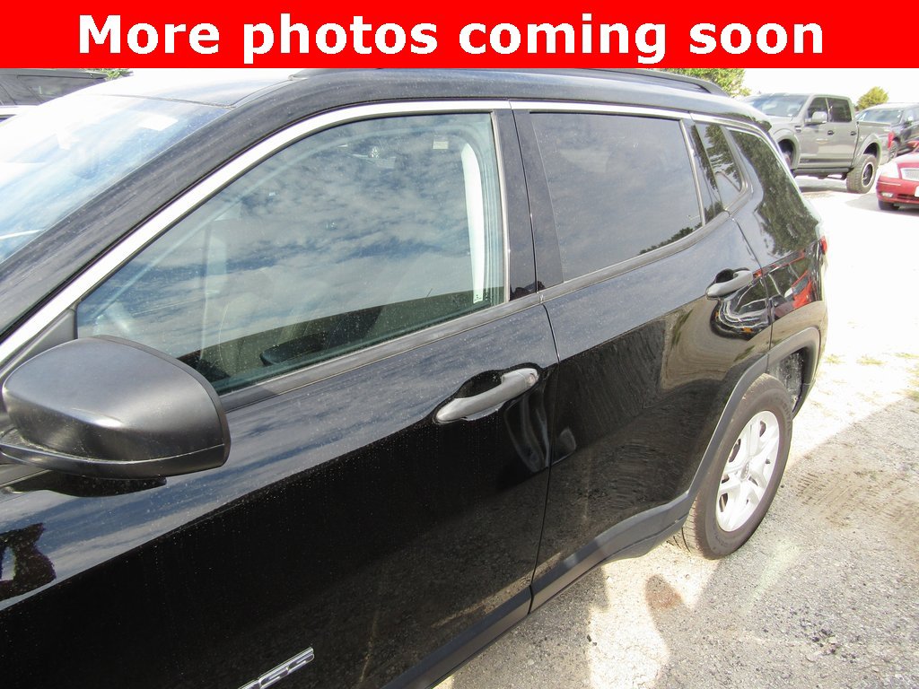 2019 Jeep Compass Sport photo 2