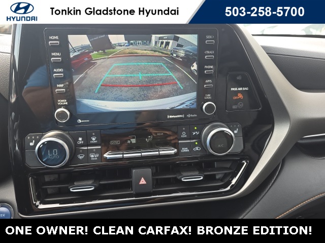2022 Toyota Highlander Hybrid Bronze Edition photo 16