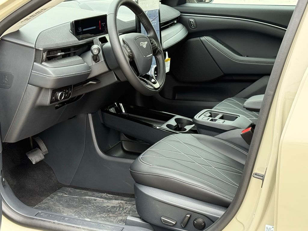 2025 Ford Mustang Mach-E Select photo 6